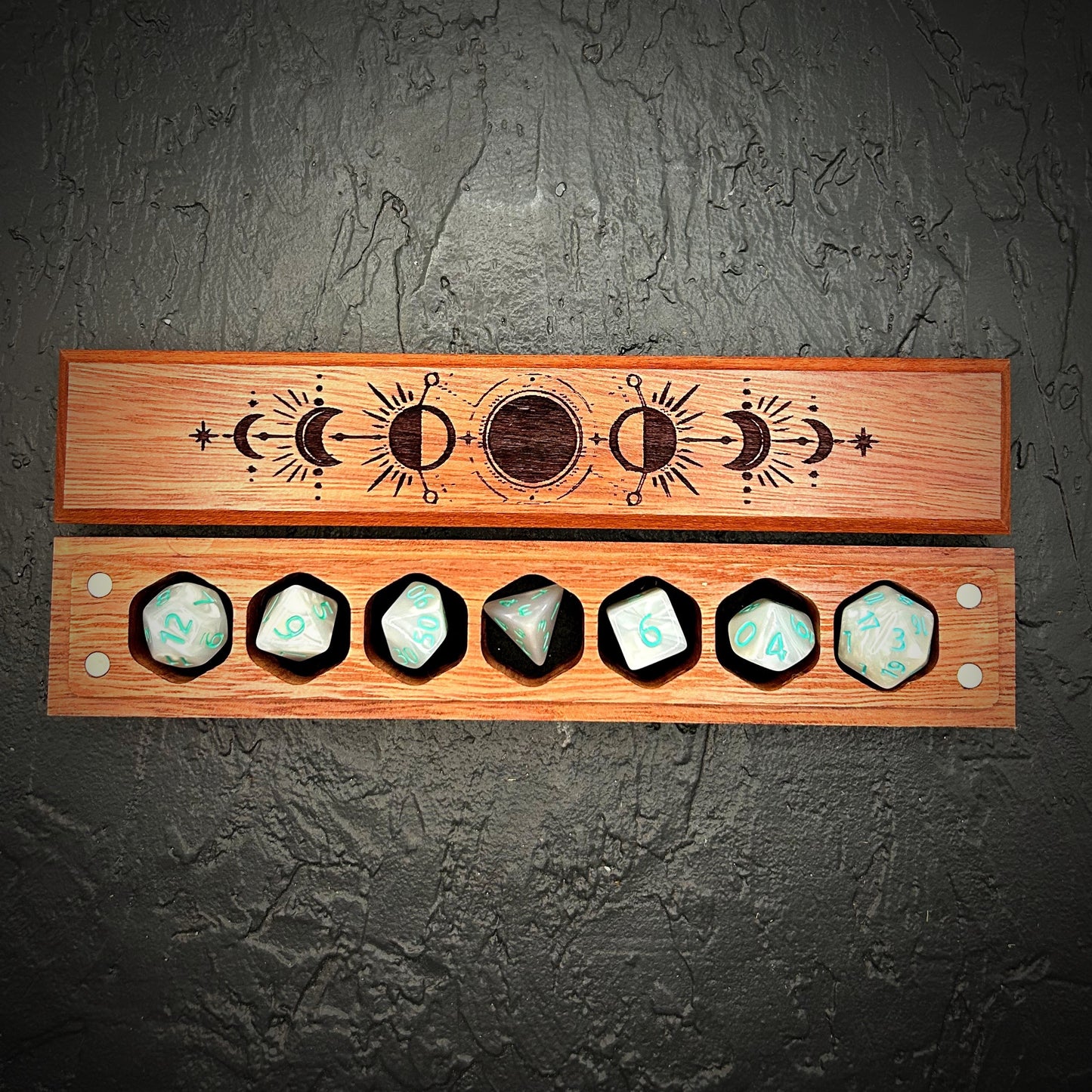 Lunar Phases Engrave Council of 7 Dice Vault
