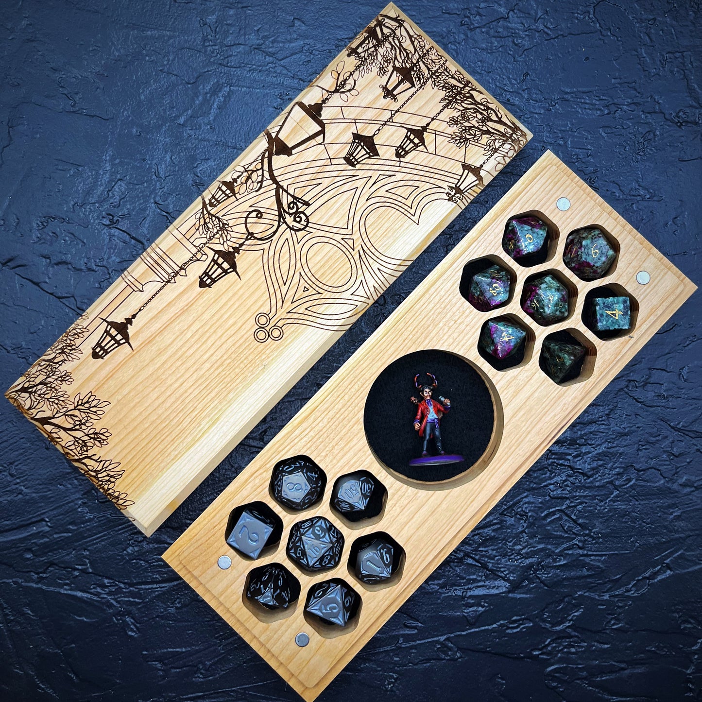 Hanging Lanterns Engraved Dual Hex Hero Vault