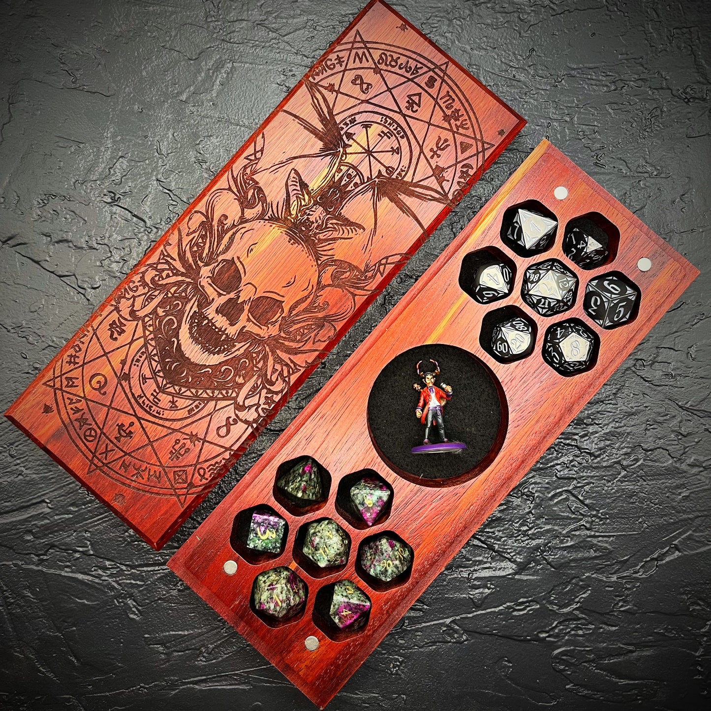 Vampire Engraved Dual Hex Hero Vault